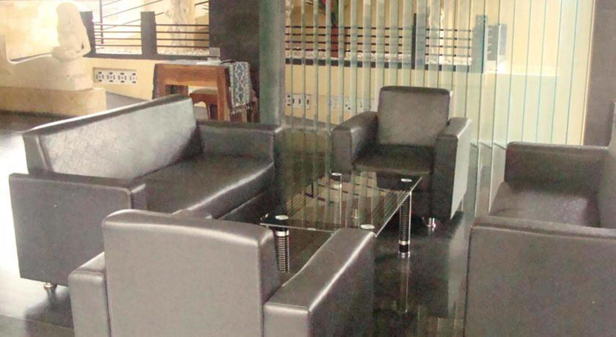 Arya Hotel & Spa กูตา ภายนอก รูปภาพ